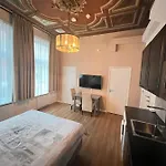 Rotterdam Inn Aparthotel