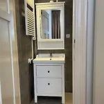 Rotterdam Inn 3*