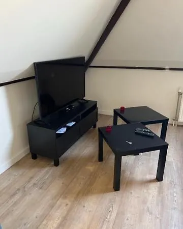 מלון דירות Rotterdam Inn רוטרדם