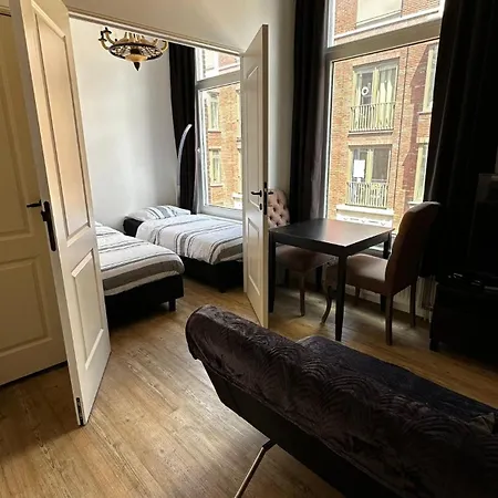 Rotterdam Inn アパートホテル 3*