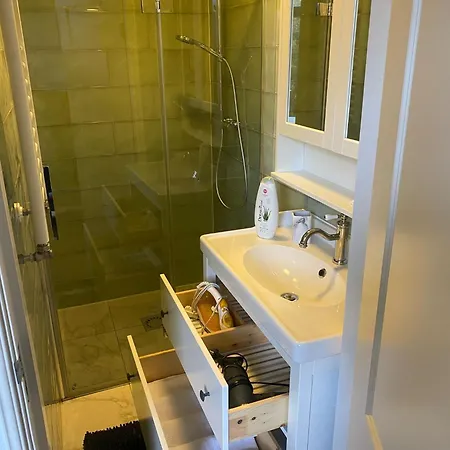 Rotterdam Inn 3*
