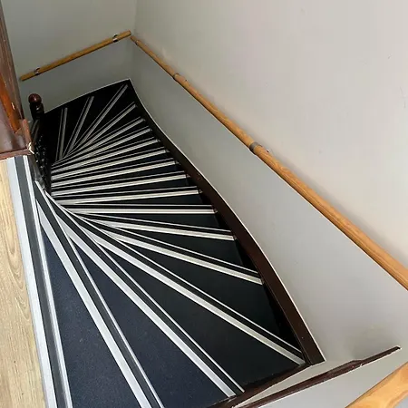 Rotterdam Inn アパートホテル 3*