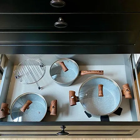 מלון דירות Rotterdam Inn רוטרדם