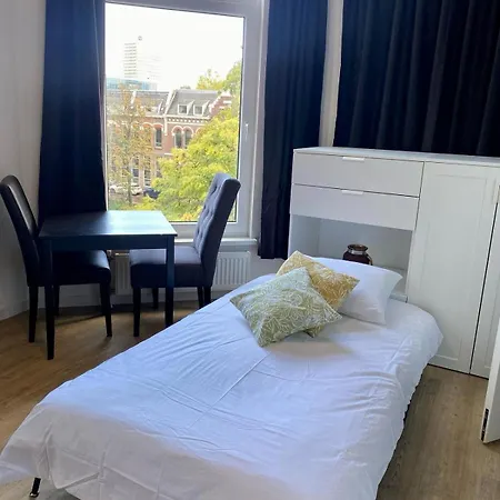 Rotterdam Inn ロッテルダム
