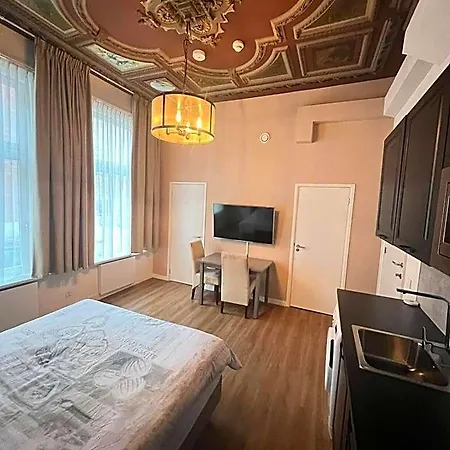 Rotterdam Inn Aparthotel