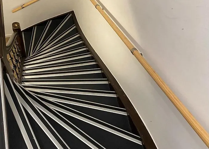 شقة فندقية Rotterdam Inn