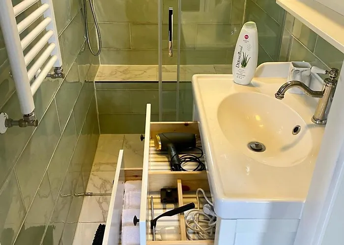 Rotterdam Inn شقة فندقية 3*