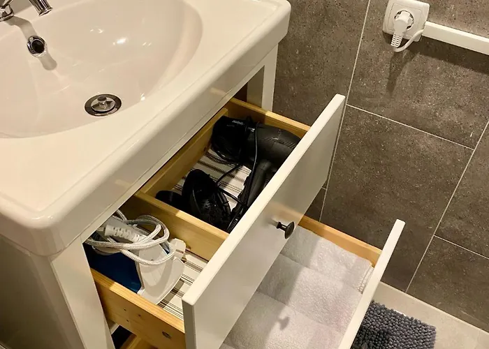 Rotterdam Inn מלון דירות